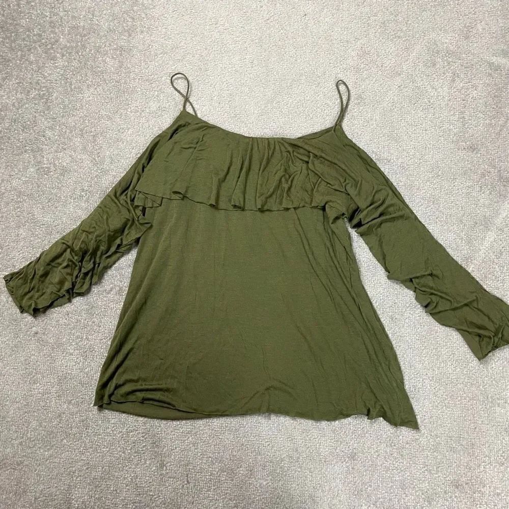 Bailey / 44 Women’s M Open Cold Shoulder Long Sleeve Green Top Shirt Blouse NWOT